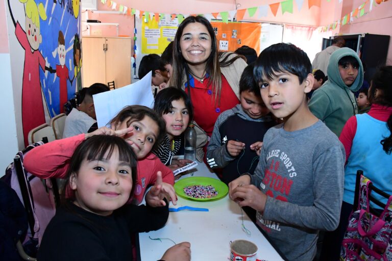TRABAJO EN CONJUNTO ENTRE CAE “EDUCANDO CON AMOR” Y LA ESCUELA “DELLA SANTA”