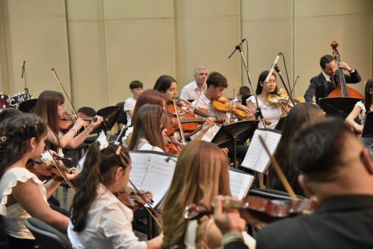 La Orquesta Infantil y Juvenil de Santa Rosa brilló en el Teatro Independencia