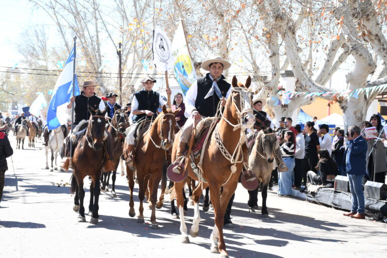 MULTITUDINARIO 30 DE AGOSTO: FE, TRADICIÓN Y MÚSICA EN LOS FESTEJOS PATRONALES DE SANTA ROSA