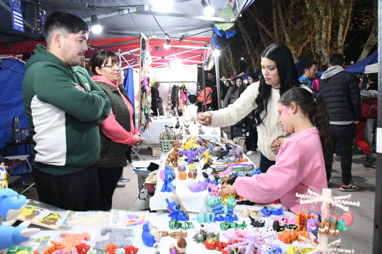 30 DE AGOSTO: ARTESANOS Y EMPRENDEDORES LOCALES CON EXITOSAS VENTAS